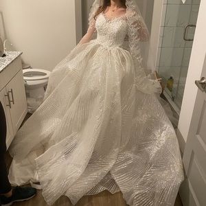 White wedding dress ball gown custom made can fit sizes 0,2,4.
